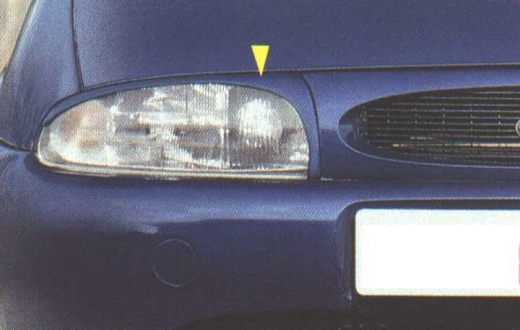 Ford Fiesta IV szemöldök